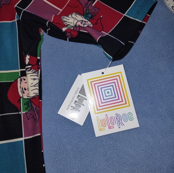 LuLaRoe Gigi Ladies Top Christmas Santas Size M, NWT - Picture 5 of 6